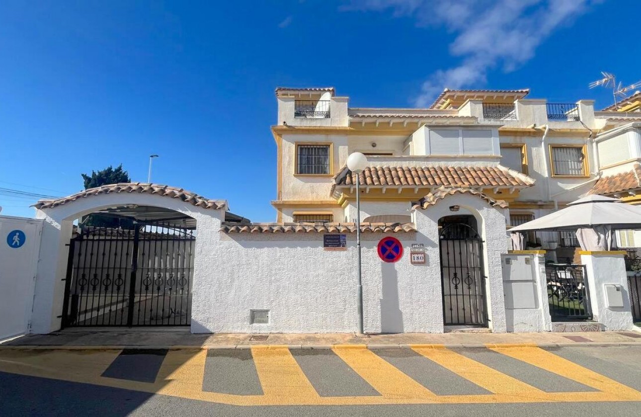 Resale - Townhouse - Torrevieja