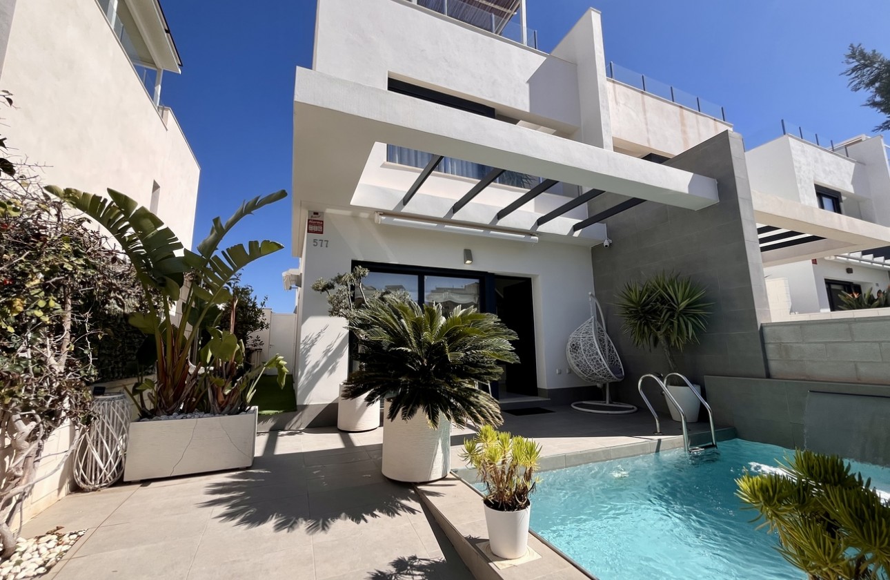 Resale - Townhouse - Villamartin - Costa Blanca