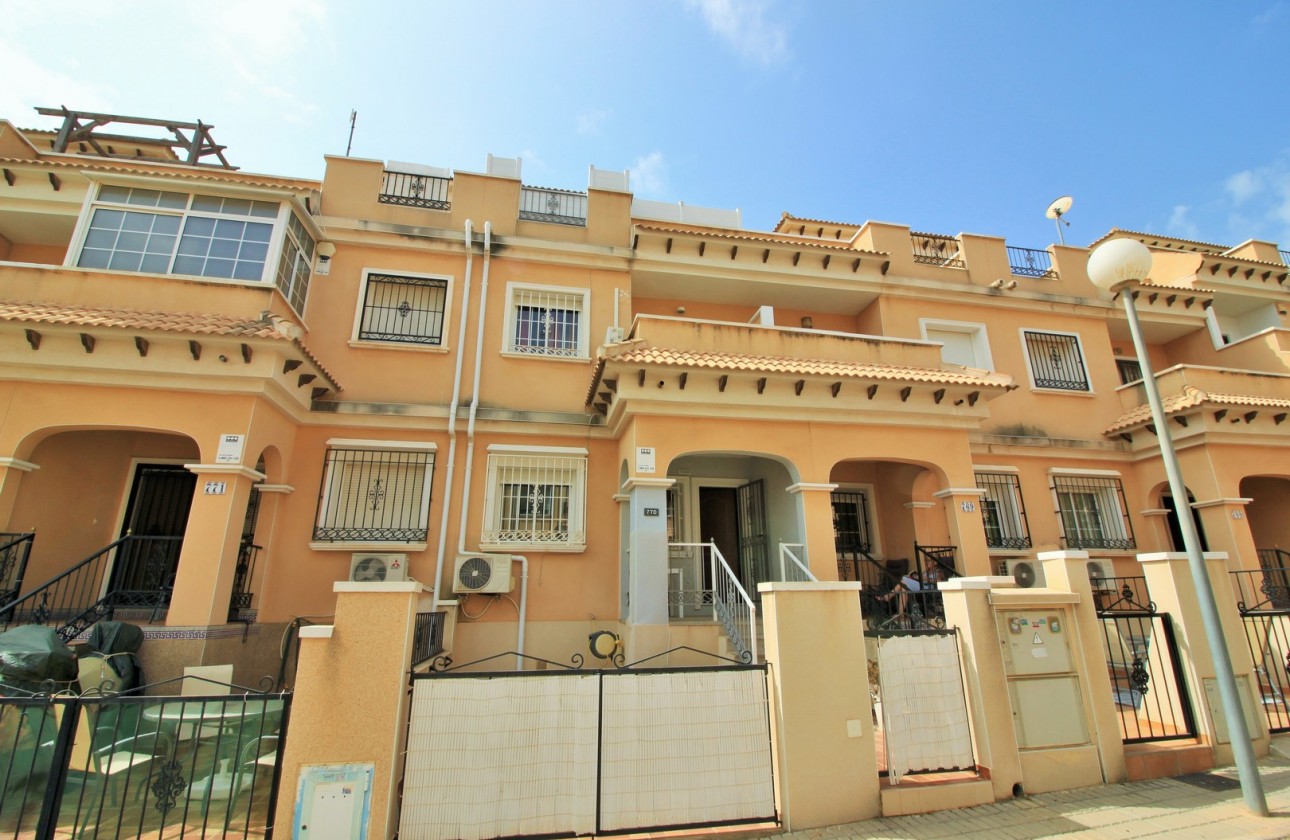 Resale - Townhouse - Villamartin