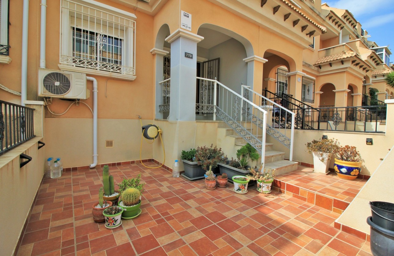 Resale - Townhouse - Villamartin