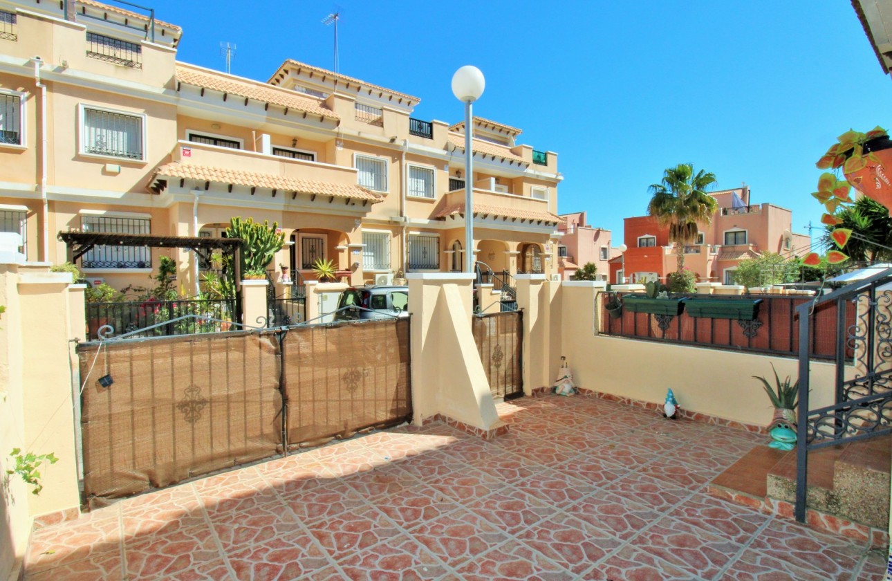 Resale - Townhouse - Villamartin