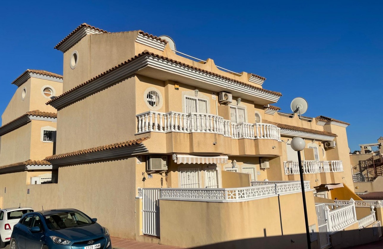 Resale - Townhouse - Villamartin
