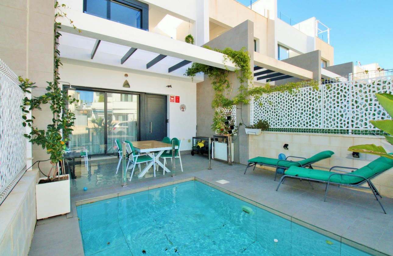 Resale - Townhouse - Villamartin