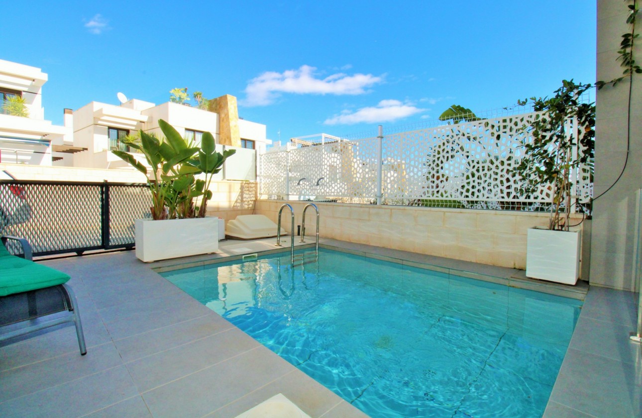 Resale - Townhouse - Villamartin