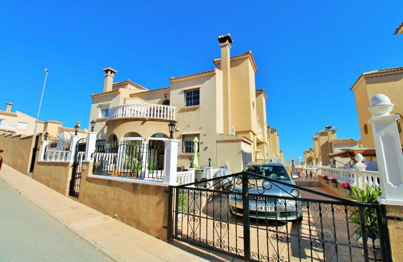 Resale - Townhouse - Villamartin