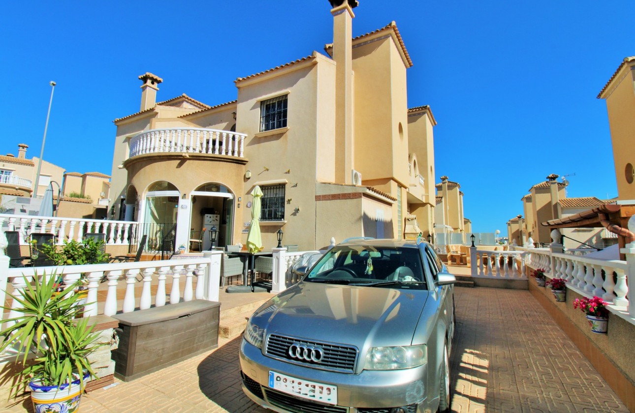 Resale - Townhouse - Villamartin