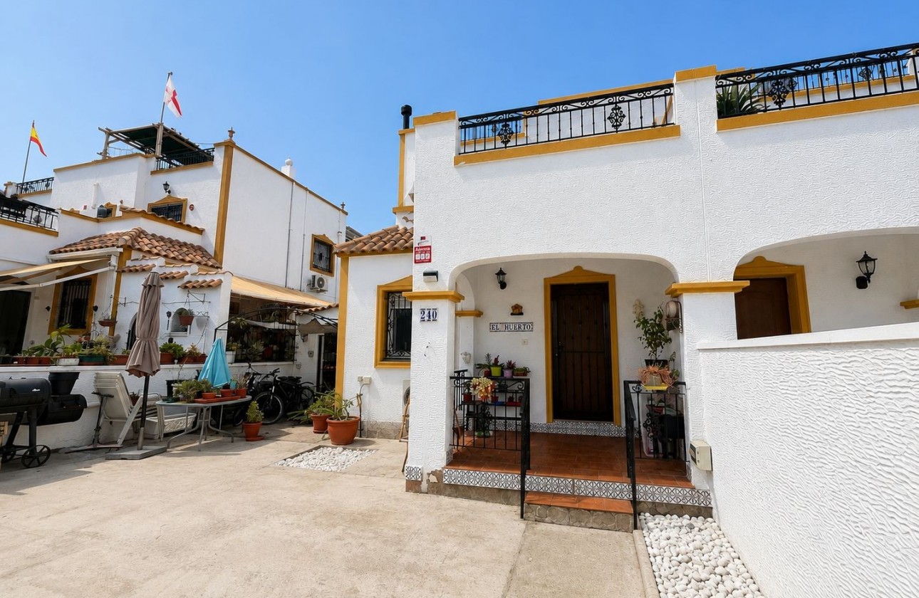 Resale - Townhouse - VISTABELLA GOLF - Entre Naranjos