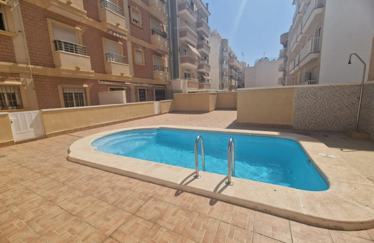 Revente - Appartement - Torrevieja - Paseo maritimo