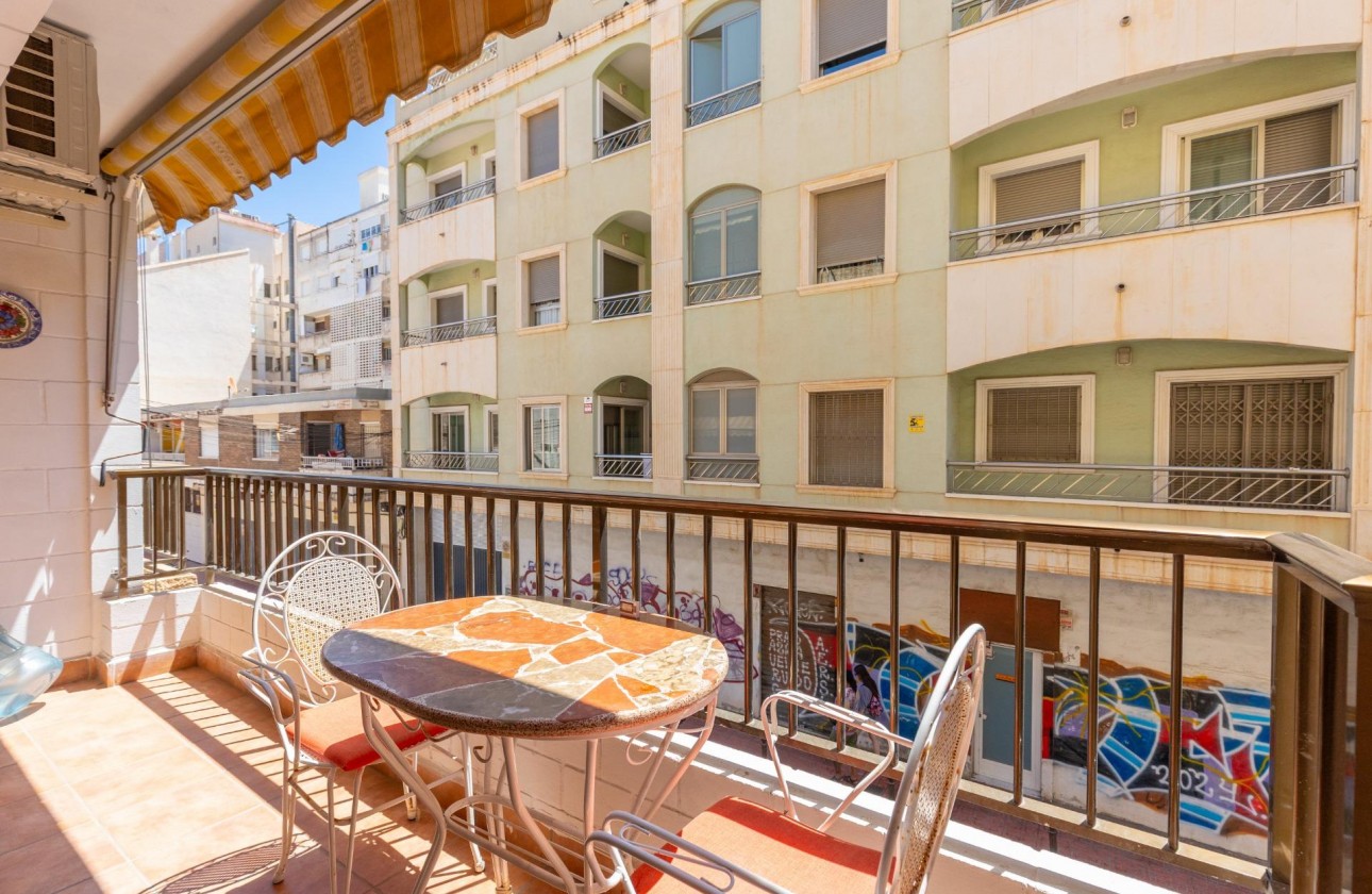 Revente - Appartement - Torrevieja - Paseo maritimo