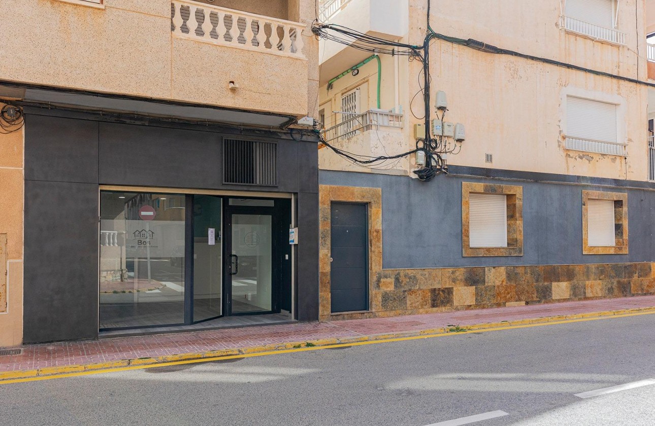 Revente - Commerce / Local - Torrevieja - La Mata pueblo