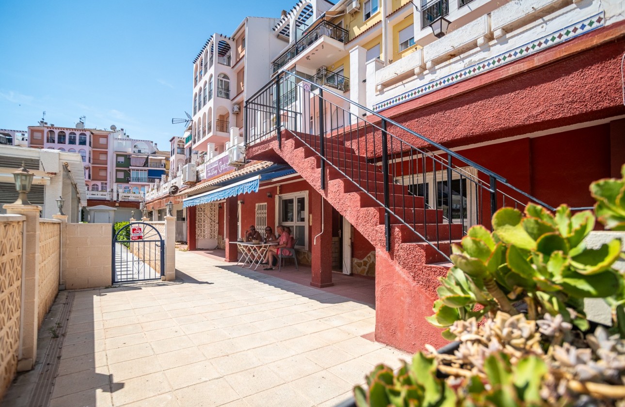 Revente - COMMERCIAL PROPERTY - TORREVIEJA - La Veleta
