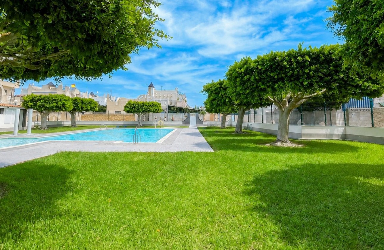 Revente - Maison mitoyenne - Torrevieja - La Siesta - El Salado -  Torreta
