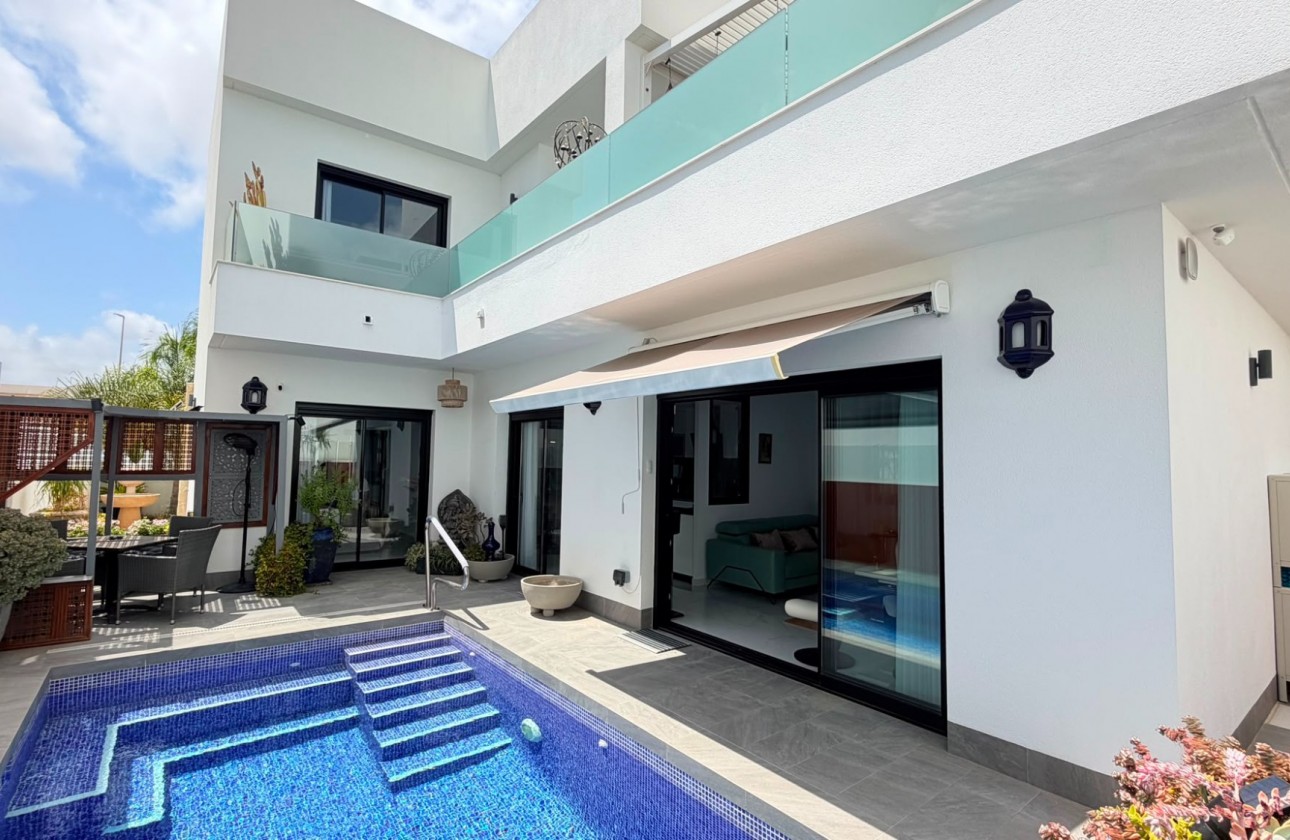 Revente - Villa - Los Montesinos - La herrada