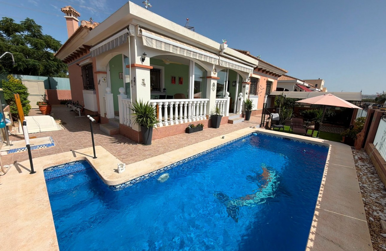 Revente - Villa - Los Montesinos - La herrada
