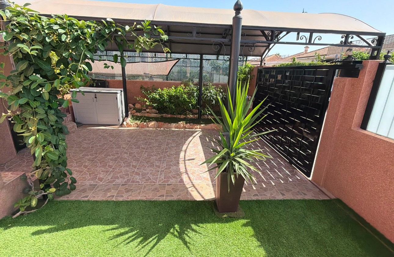 Revente - Villa - Los Montesinos - La herrada