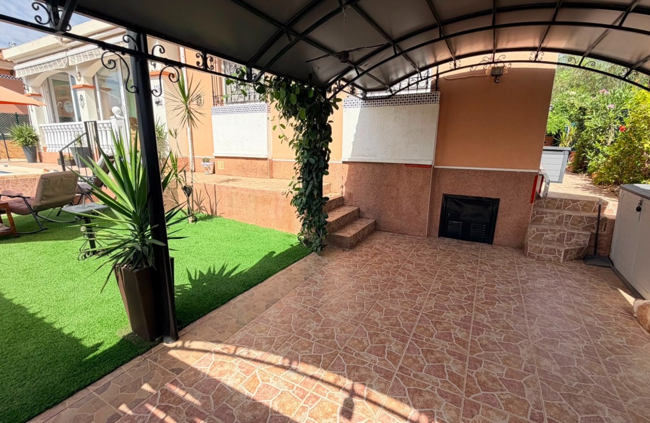 Revente - Villa - Los Montesinos - La herrada