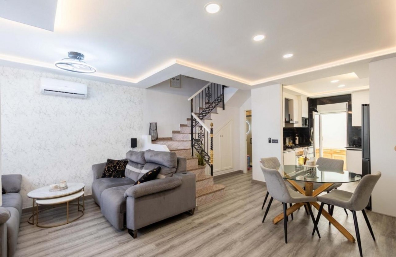 Revente - Villa - Orihuela Costa - Montezenia