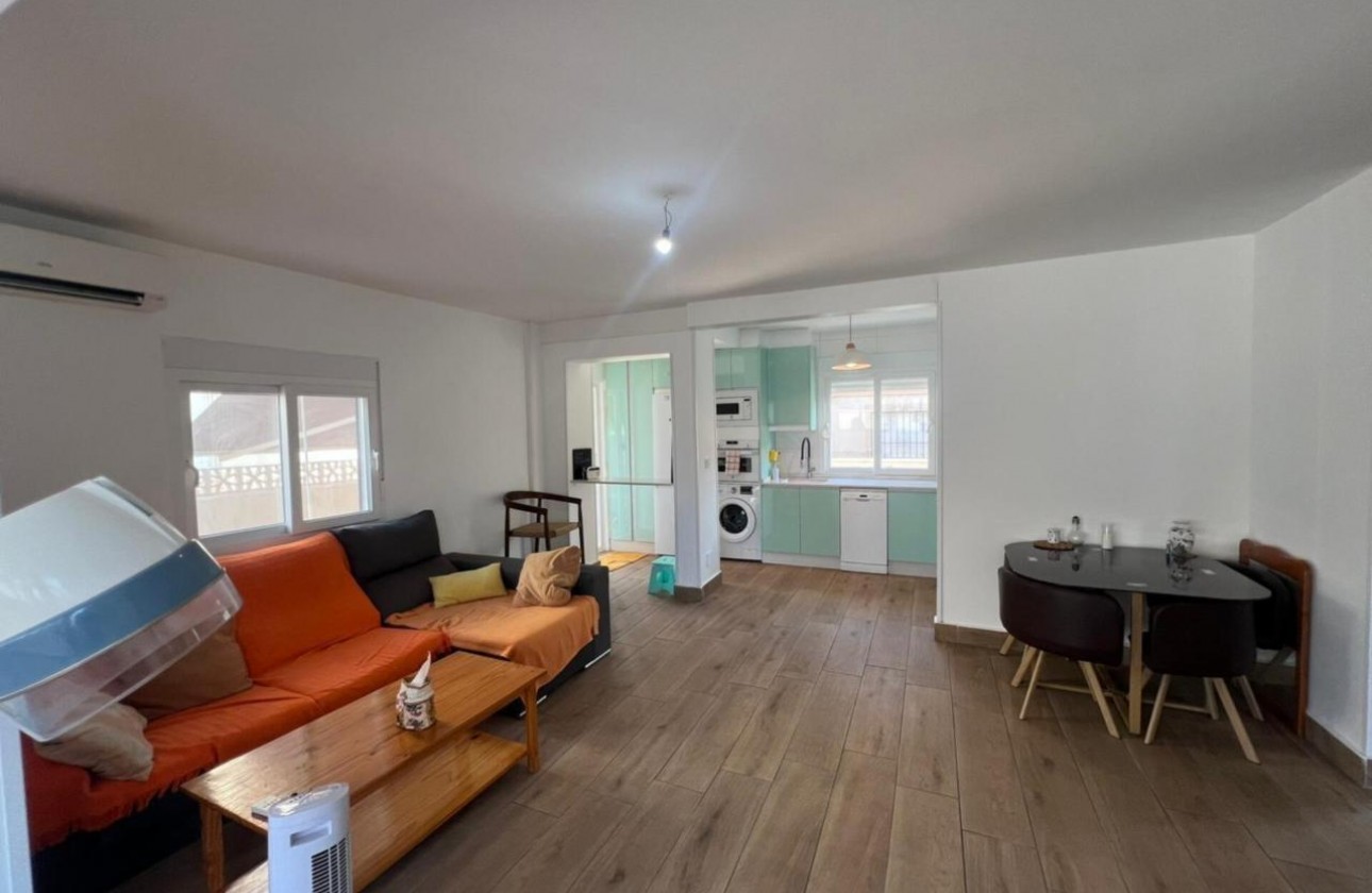 Revente - Villa - Torrevieja - Aguas nuevas 1