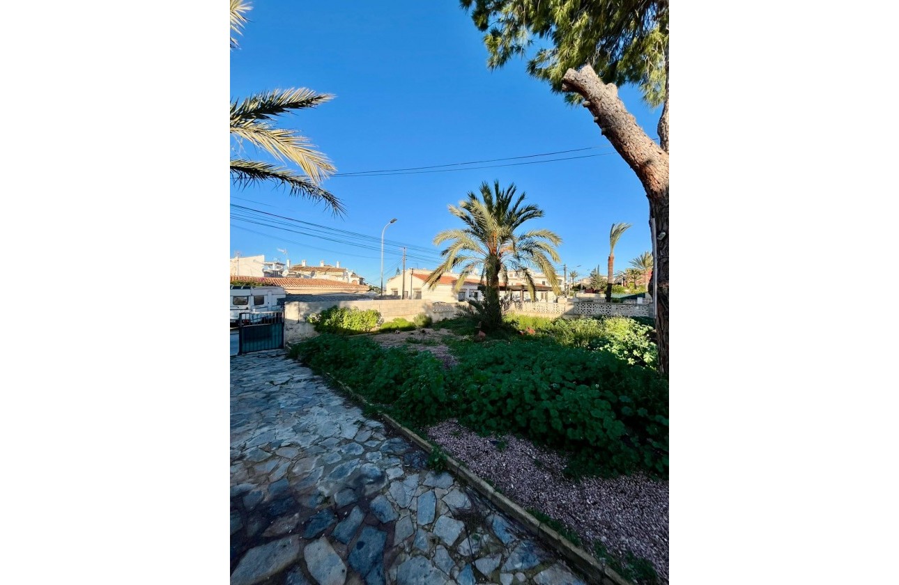 Revente - Villa - Torrevieja - Aguas nuevas 1