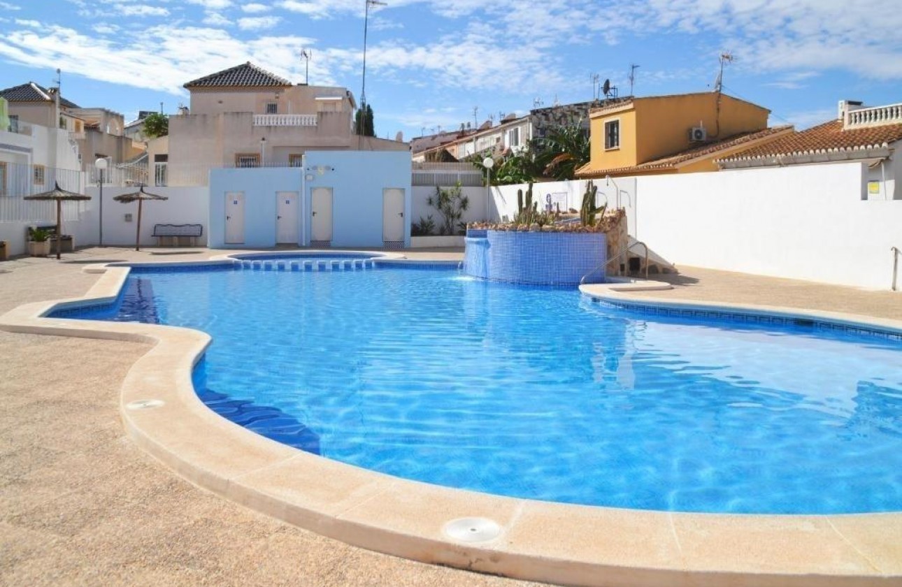 Segunda Mano - Adosado - Torrevieja - Los balcones