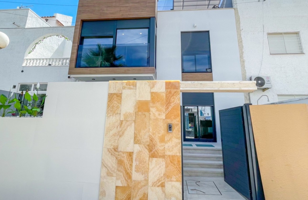 Segunda Mano - Adosado - Torrevieja - Nueva Torrevieja - Aguas Nuevas