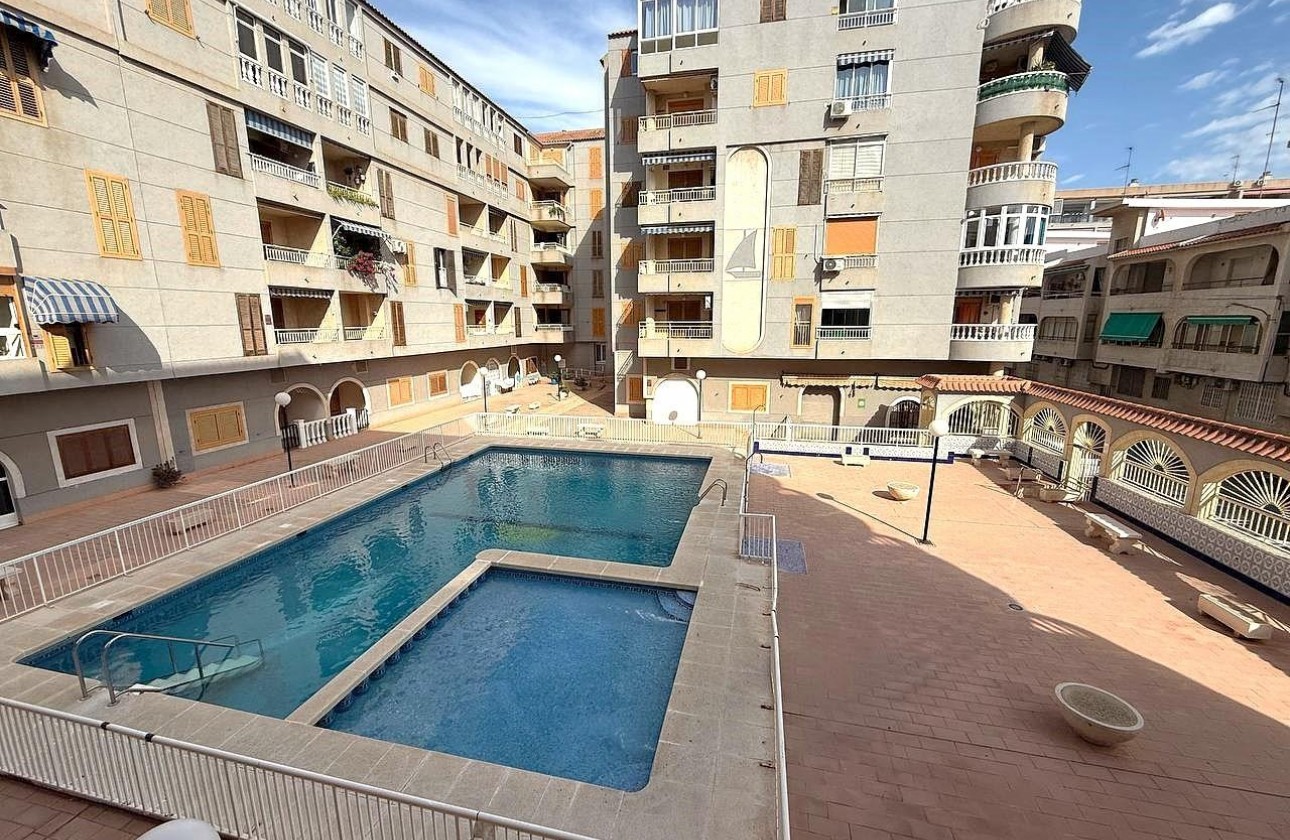 Segunda Mano - Apartamento - Torrevieja - Acequion