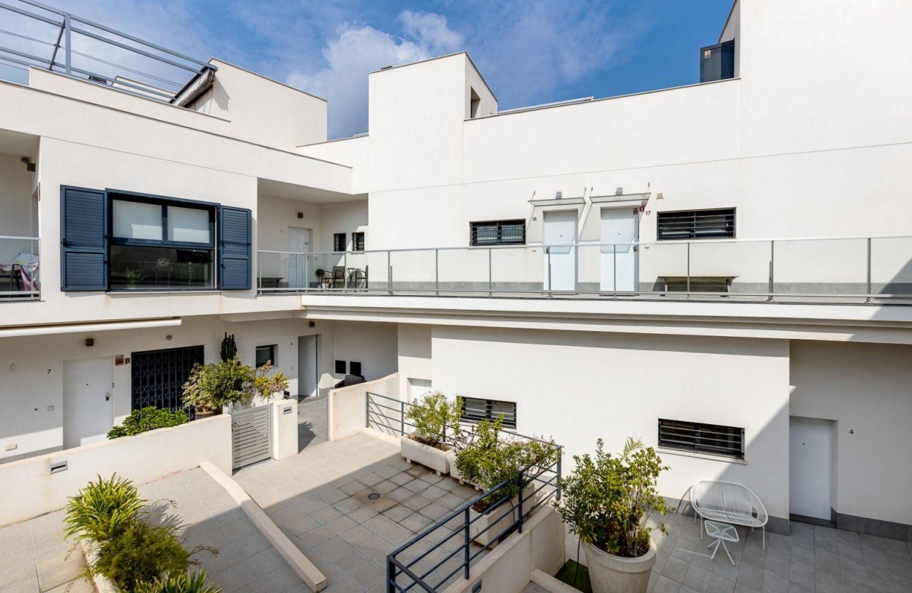 Segunda Mano - Apartamento - Torrevieja - Aguas nuevas 1