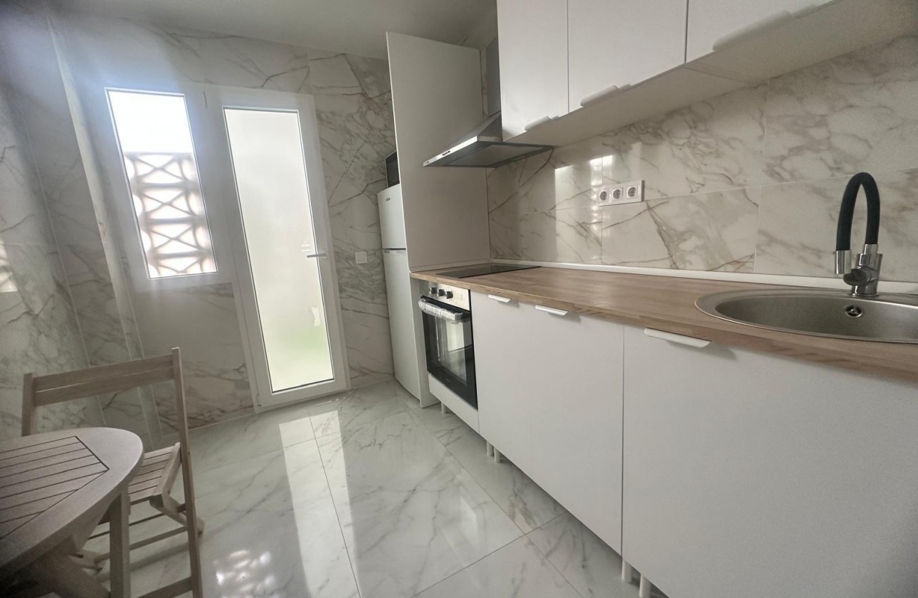 Segunda Mano - Apartamento - Torrevieja - Estacion de autobuses