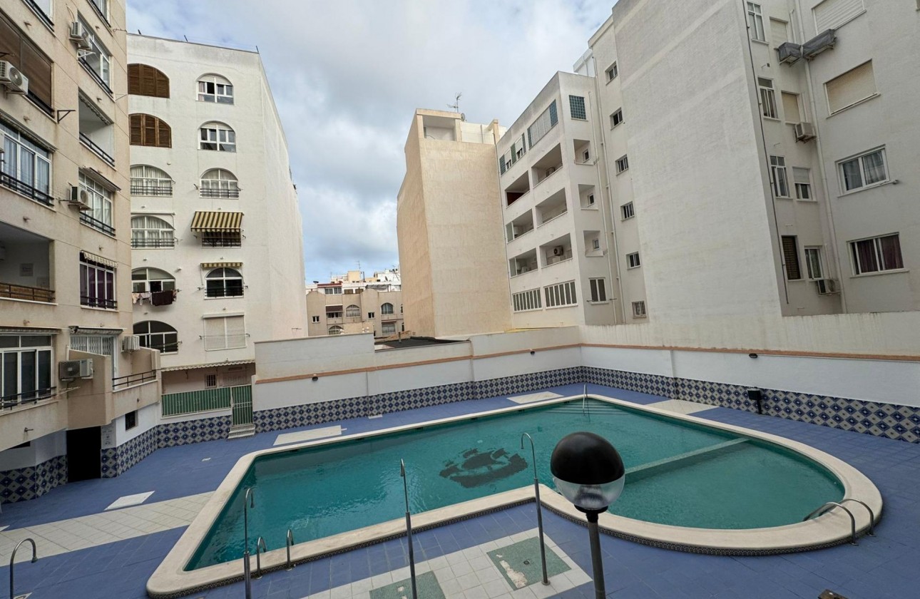 Segunda Mano - Apartamento - Torrevieja - Estacion de autobuses
