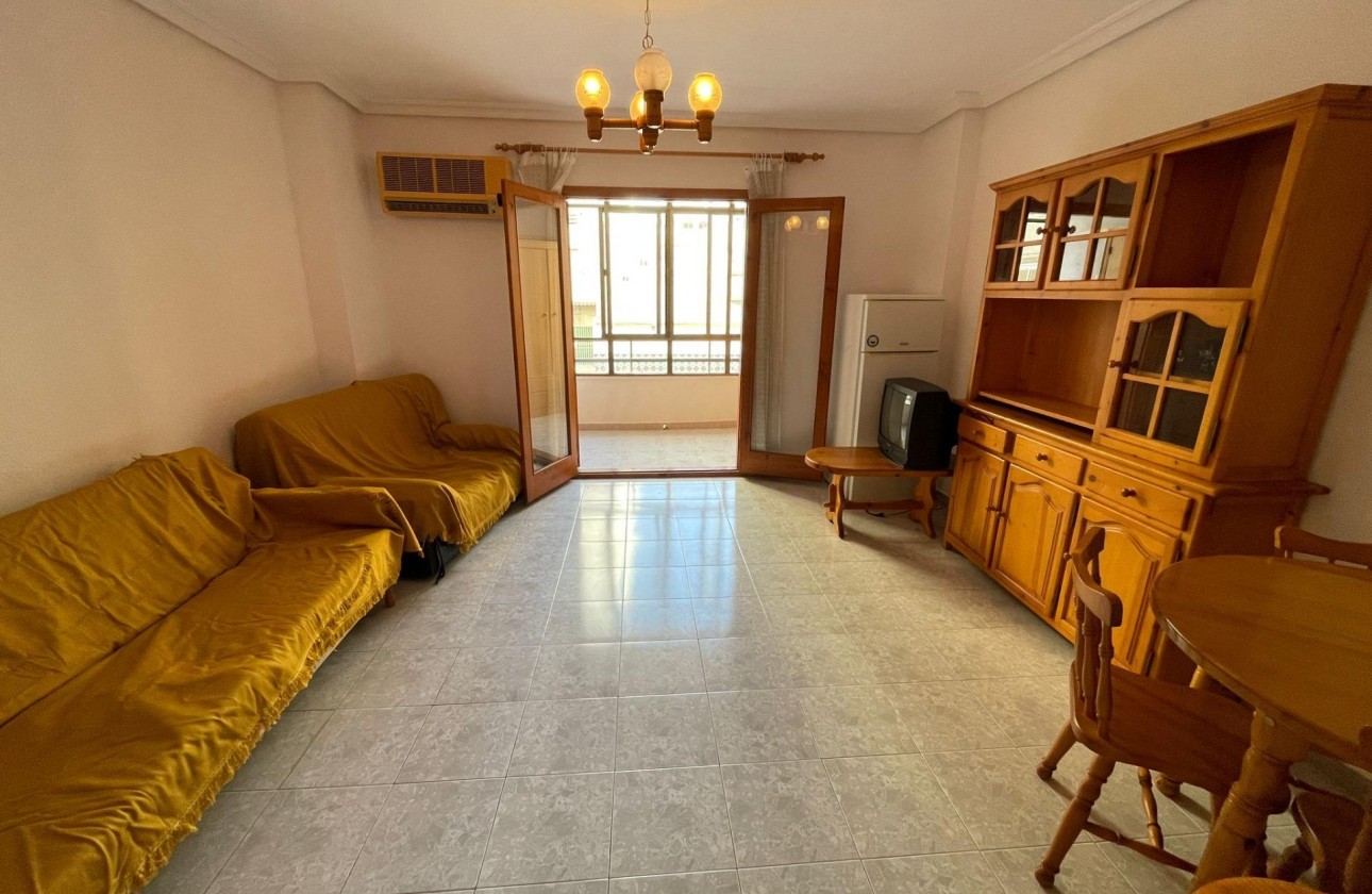 Segunda Mano - Apartamento - Torrevieja - Estacion de autobuses