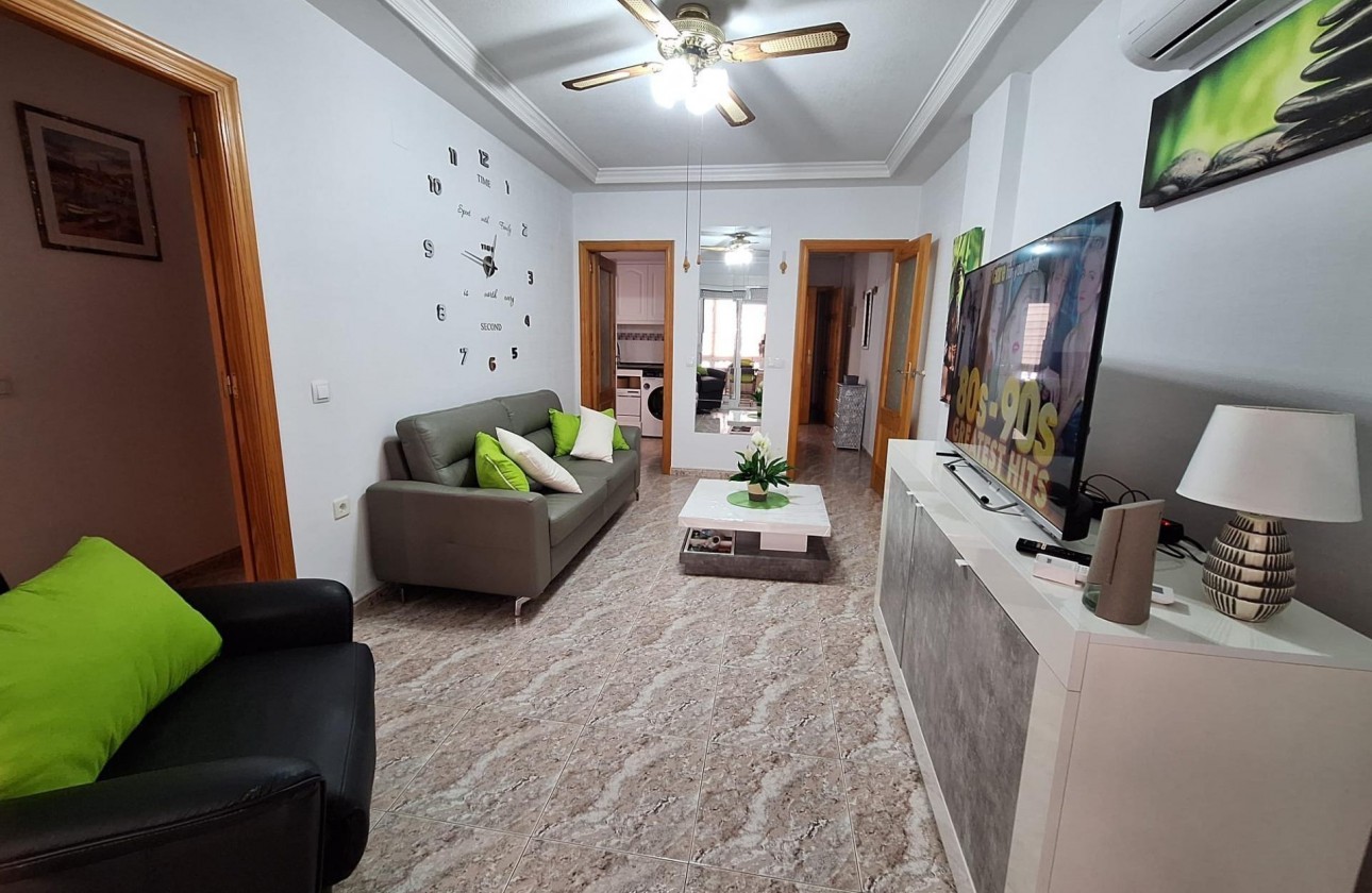 Segunda Mano - Apartamento - Torrevieja - Estacion de autobuses