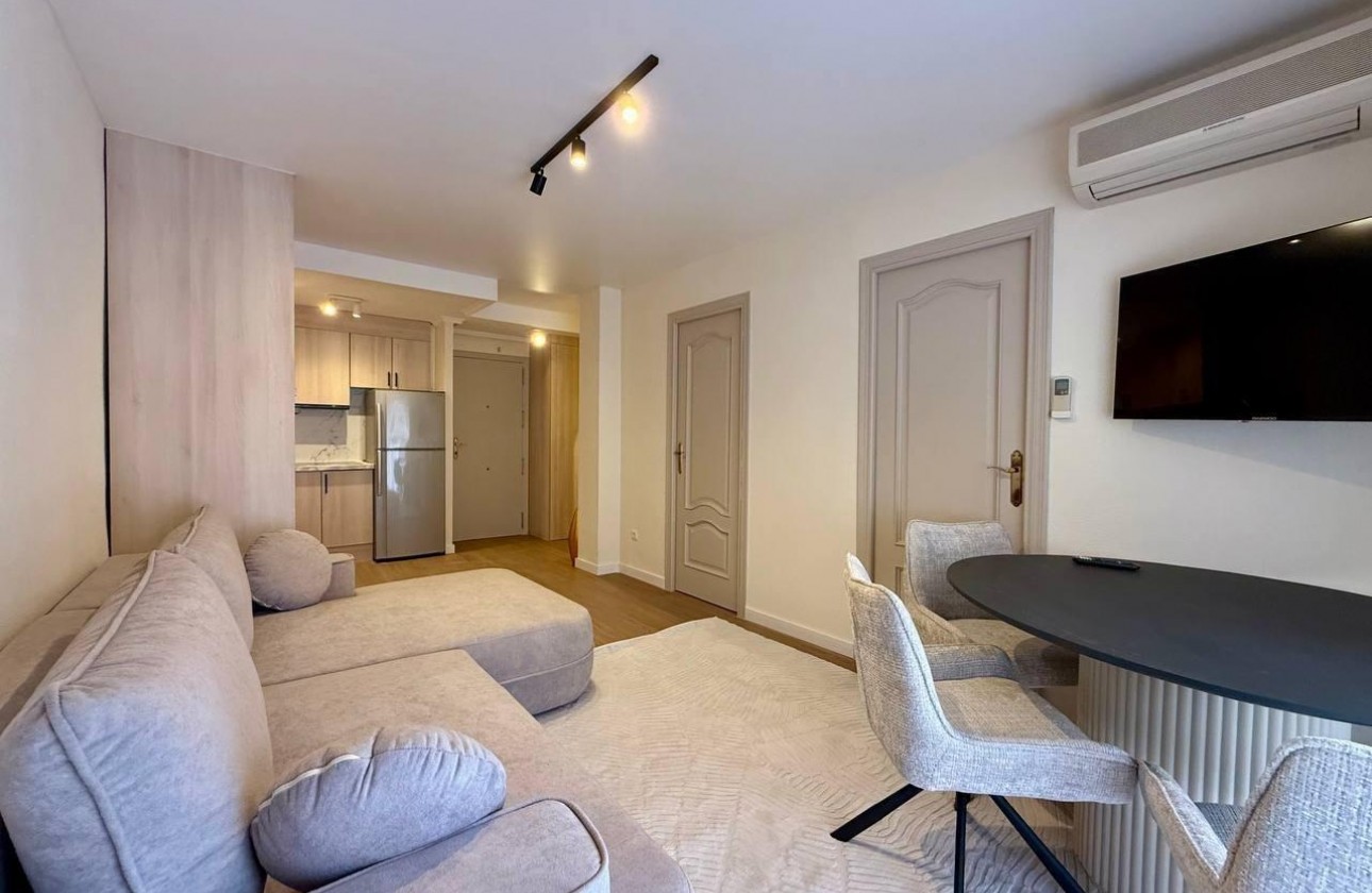 Segunda Mano - Apartamento - Torrevieja - Estacion de autobuses