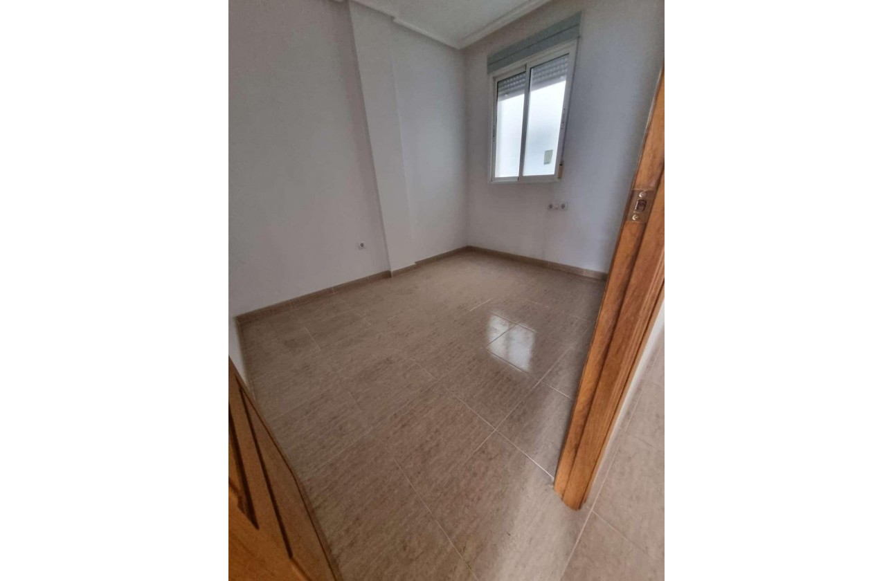 Segunda Mano - Apartamento - Torrevieja - Playa de los locos