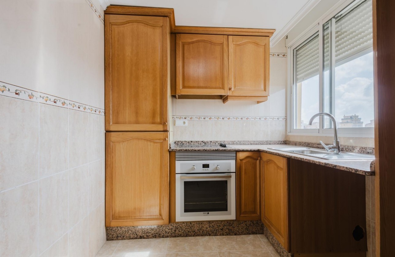 Segunda Mano - Apartamento - Torrevieja - Playa de los locos