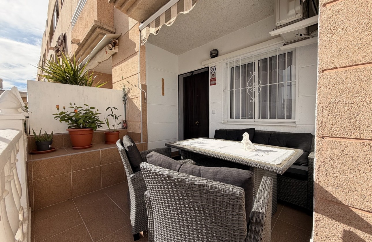 Segunda Mano - Apartamento - Torrevieja - Urb. Calas Blancas III
