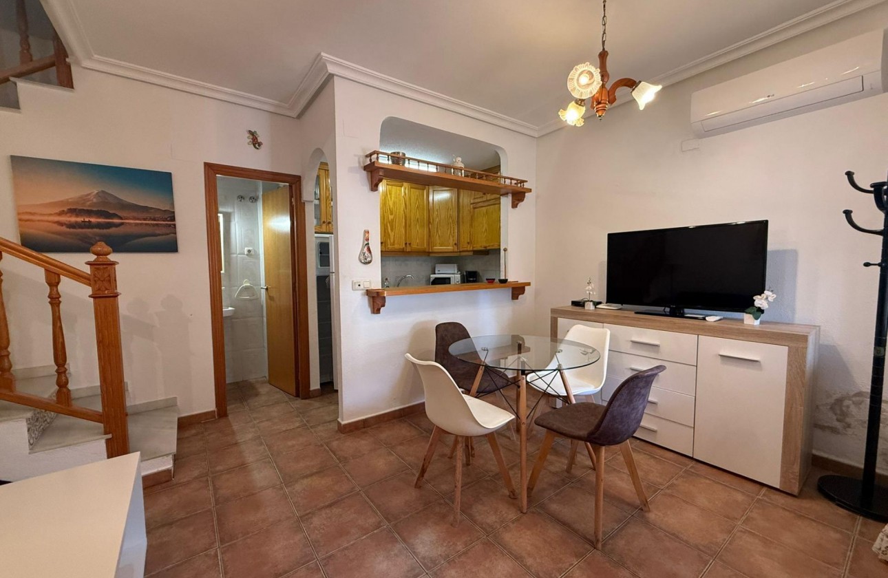 Segunda Mano - Chalet - Torrevieja - Acequion