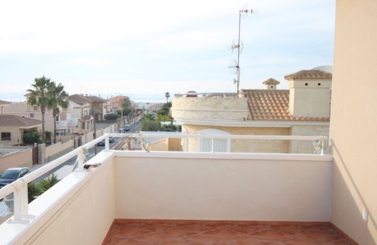 Segunda Mano - Chalet - Torrevieja - Aguas nuevas 1