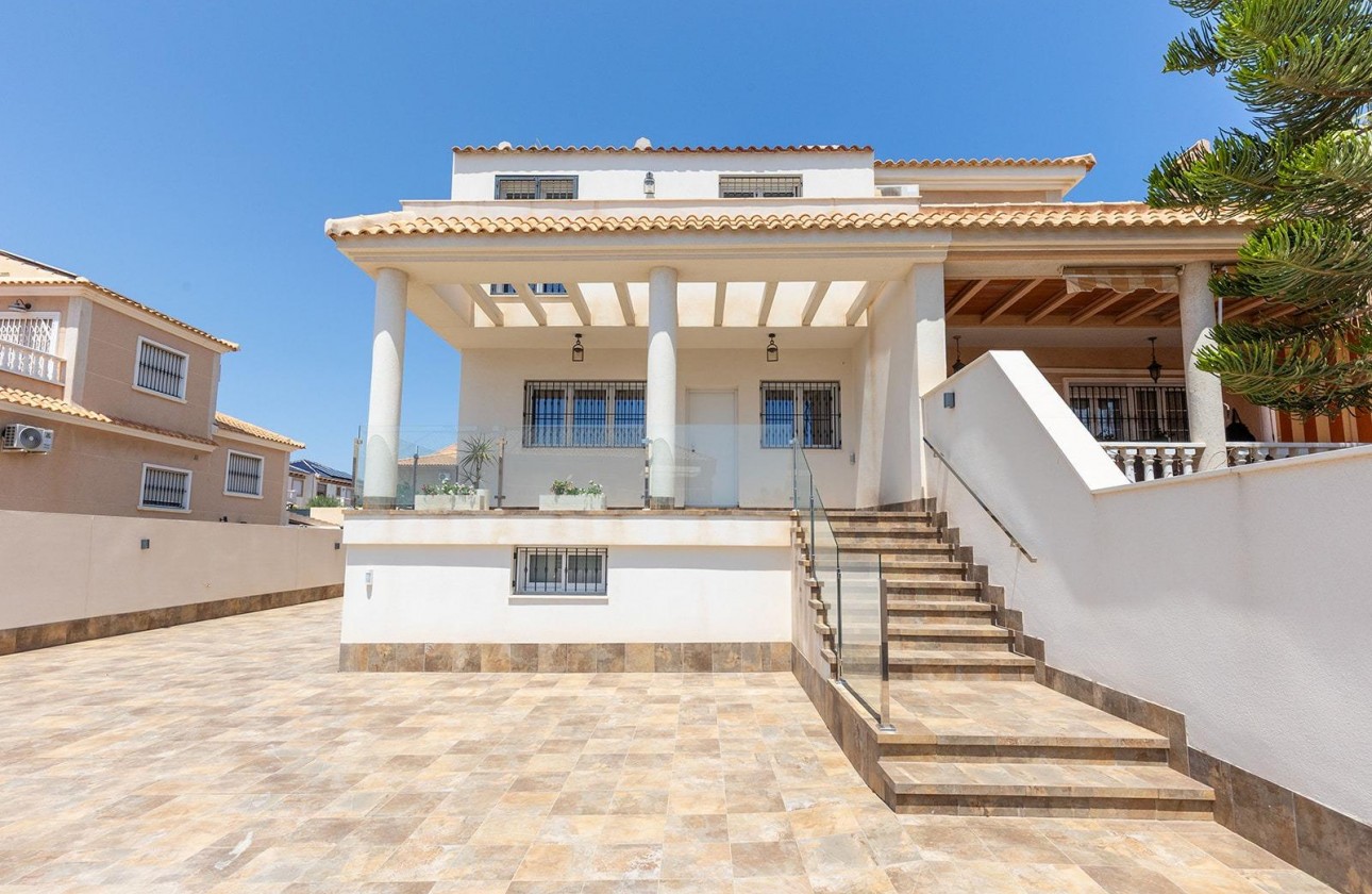 Segunda Mano - Chalet - Torrevieja - Aguas nuevas 1
