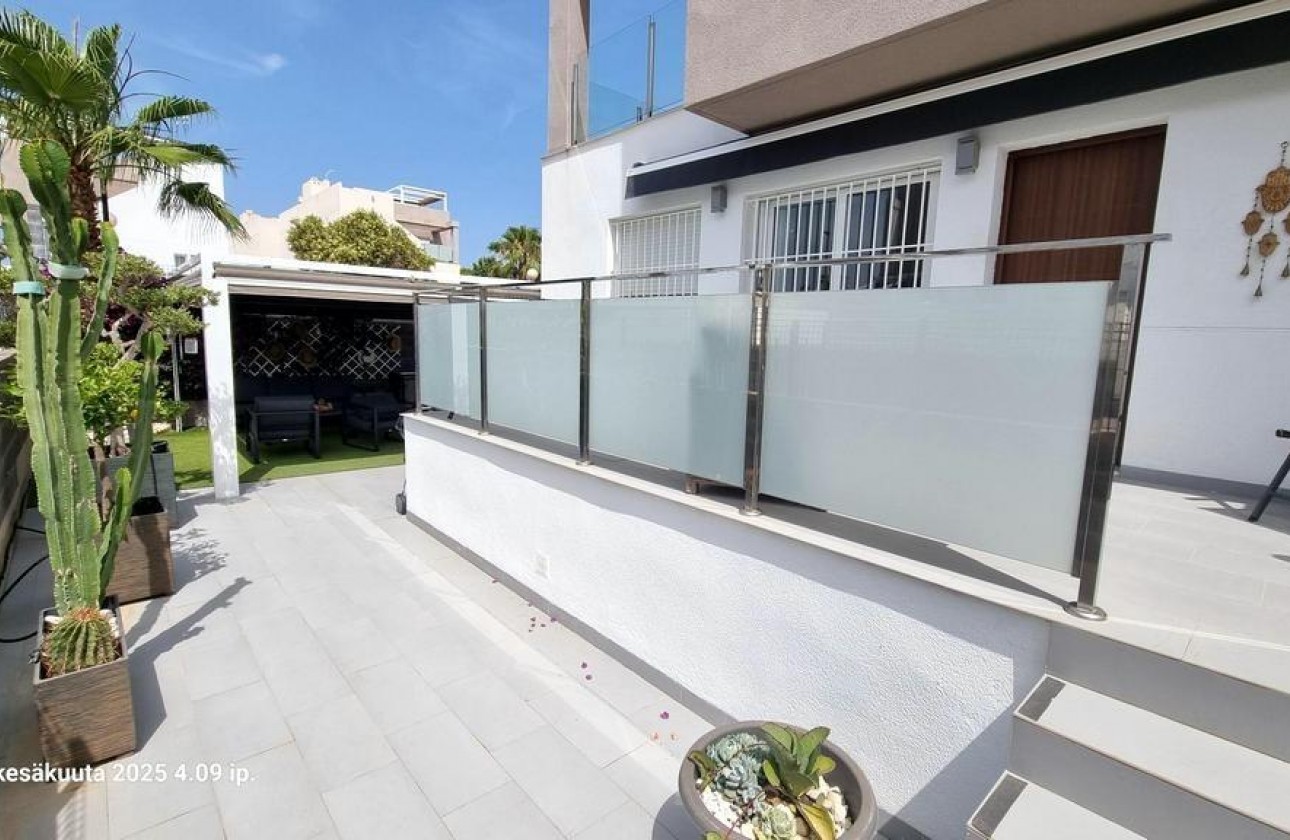 Segunda Mano - Chalet - Torrevieja - Aguas nuevas 1