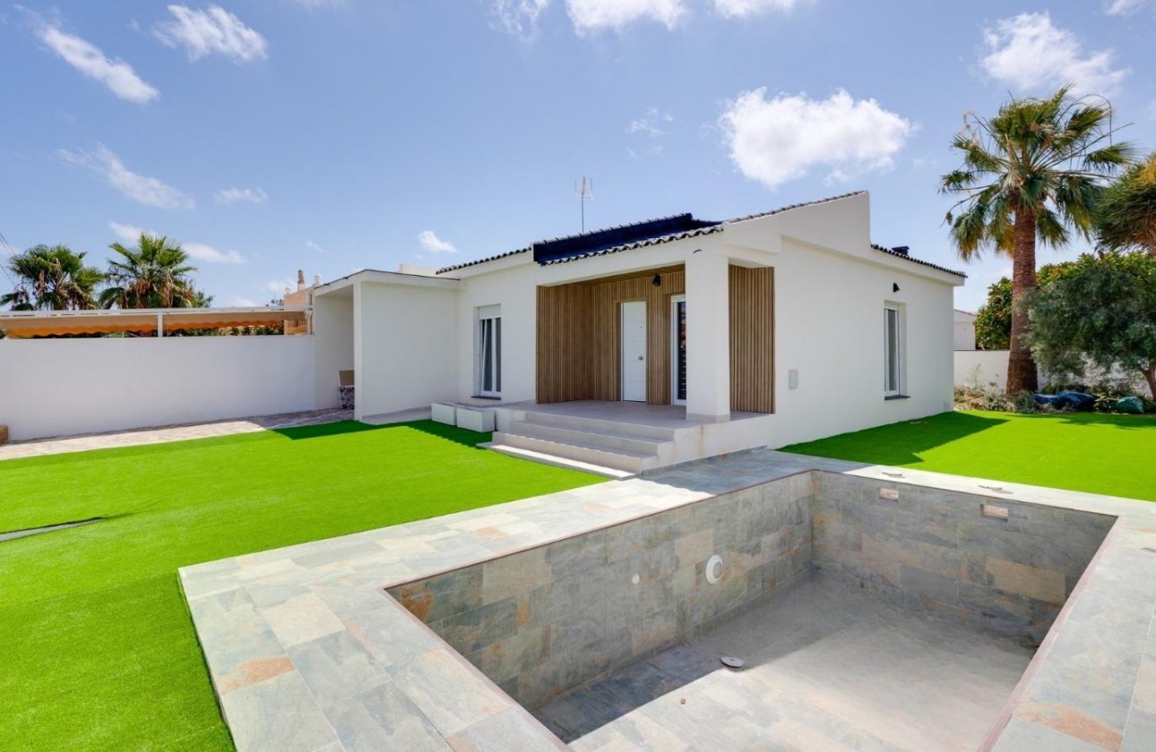 Segunda Mano - Chalet - Torrevieja - El limonar