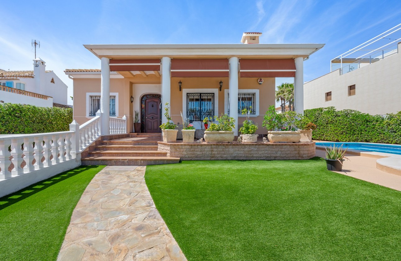 Segunda Mano - Chalet - Torrevieja - La Mata