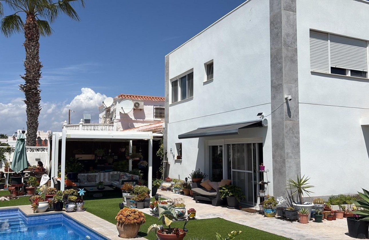 Segunda Mano - Chalet - Torrevieja - La Siesta - El Salado -  Torreta