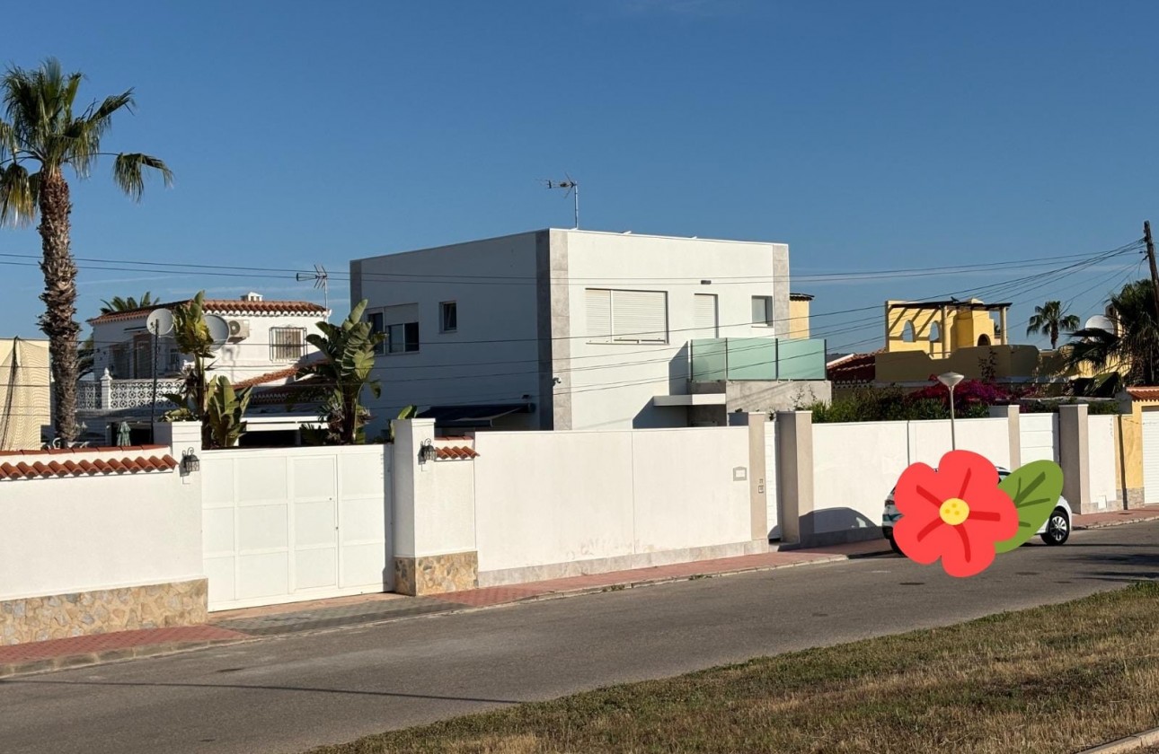 Segunda Mano - Chalet - Torrevieja - La Siesta - El Salado -  Torreta