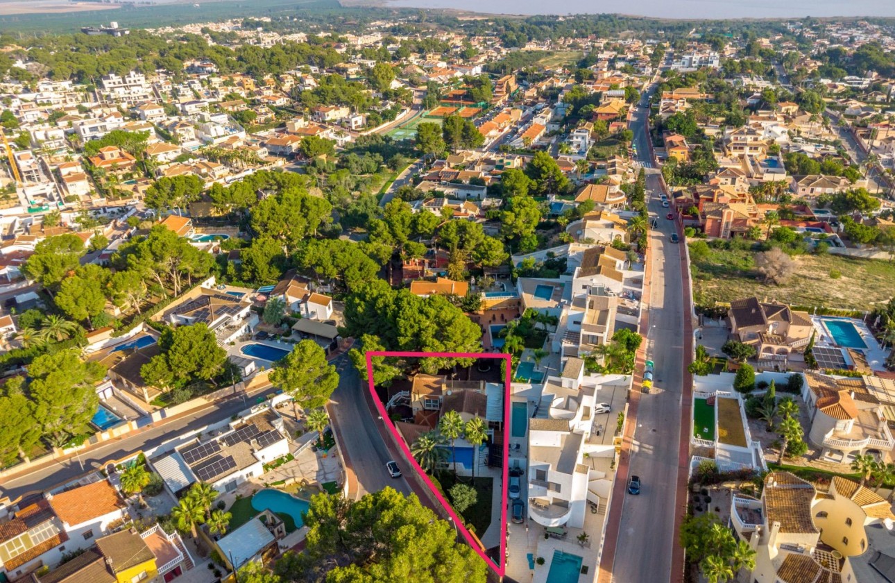 Segunda Mano - Chalet - Torrevieja - Los balcones