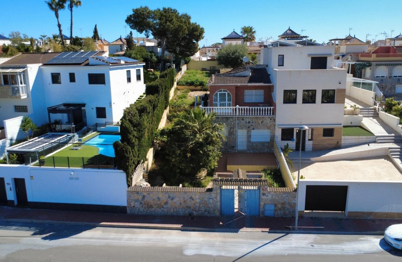Segunda Mano - Chalet - Torrevieja - Los balcones