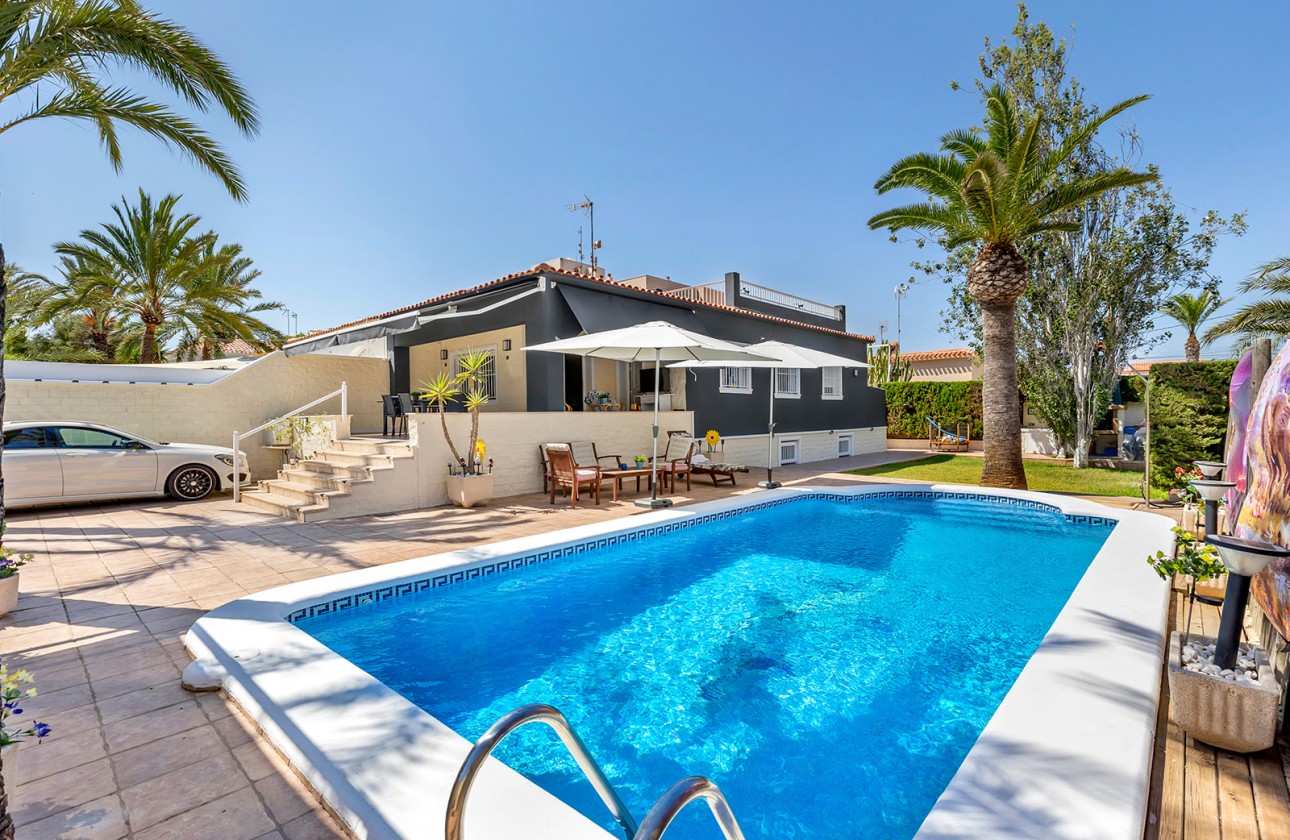 Segunda Mano - Chalet - Torrevieja - Rocio Del Mar
