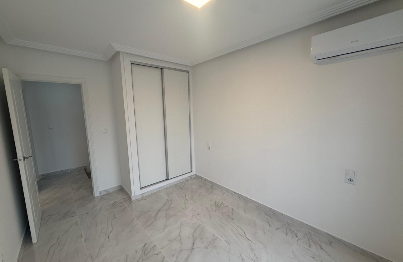 Segunda Mano - Duplex - Torrevieja - Aguas nuevas 1