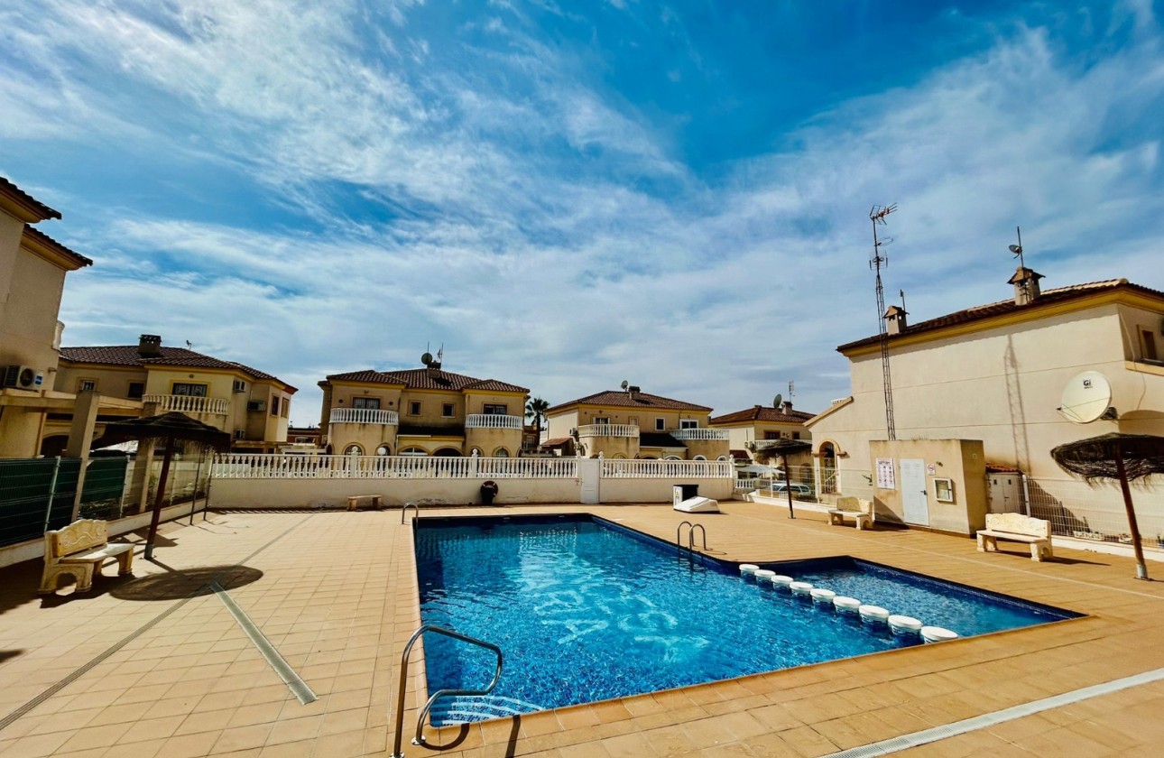 Segunda Mano - Single Family Home - Torrevieja - Sector 25