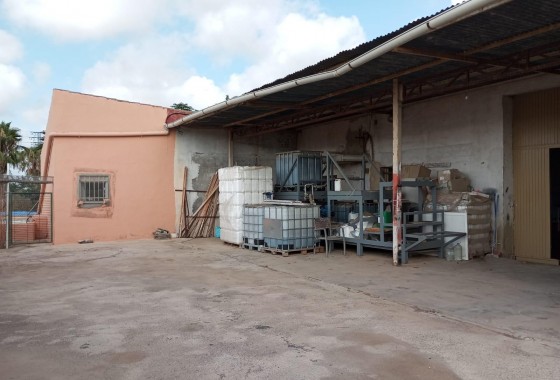 Resale - Industrial unit - Torrevieja - Polígono Industrial Casa Grande