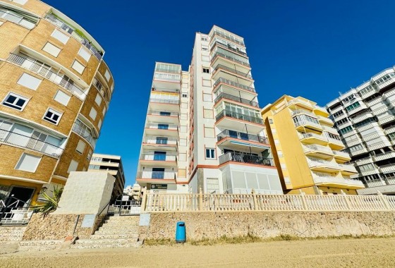 Resale - Apartment - Torrevieja - Acequion
